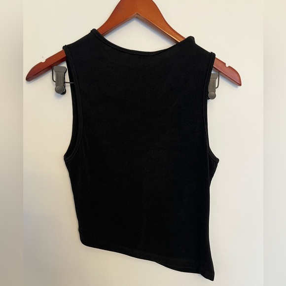 Edikted NWT goldie Assymetric cut out Stylish Black Sleeveless Top size medium - Picture 7 of 7